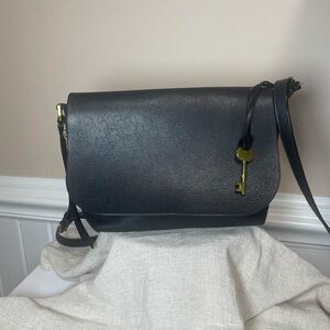 Fossil Harper flap front crossbody 5.5 in H x 10.5 in L